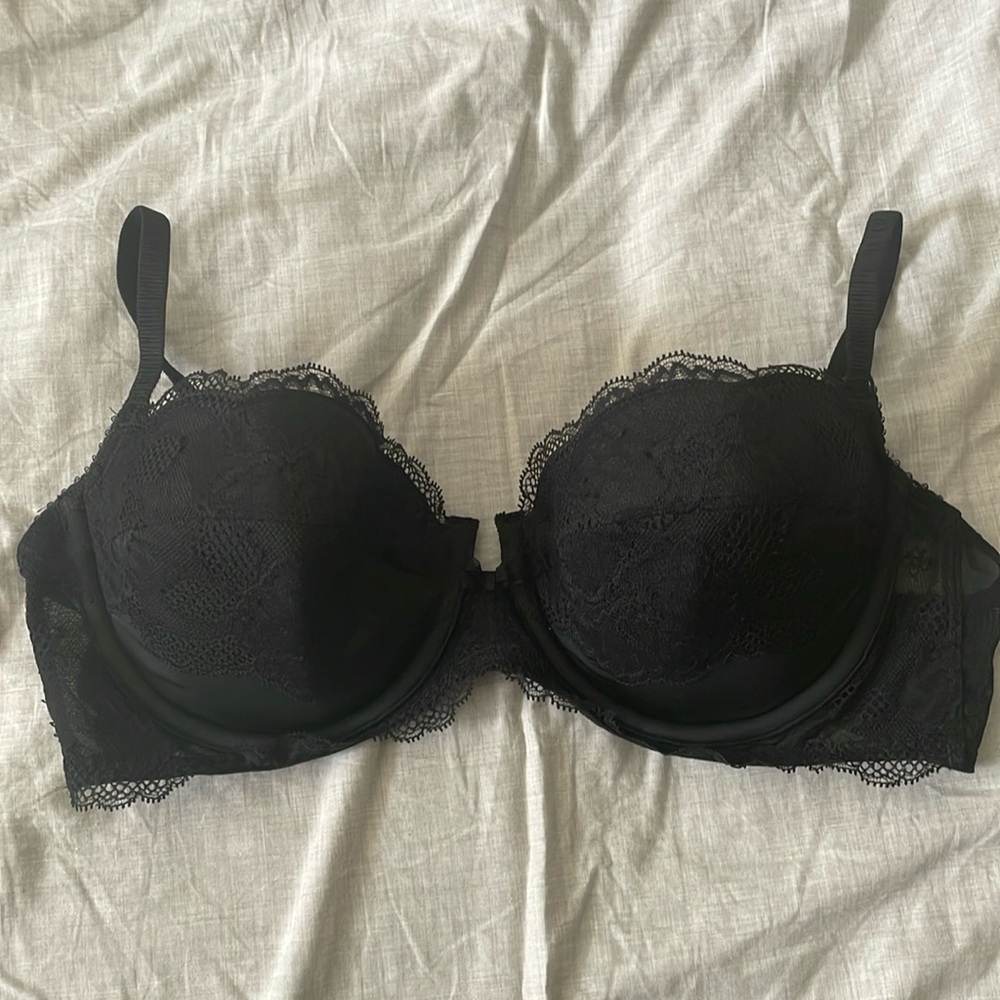 Wacoal balconette lace wired molded cup bra/ black/ size 38DD